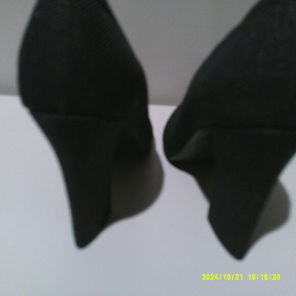 J. Renee Navy Blue Fabric Pump - Picture 5 of 10